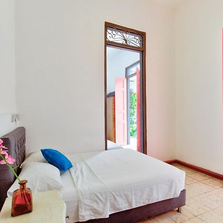 Casa Blanca San Antonio Hostal Boutique Кали Екстериор снимка