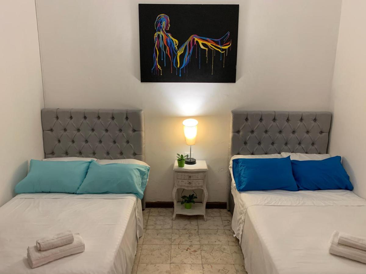 Casa Blanca San Antonio Hostal Boutique Кали Екстериор снимка