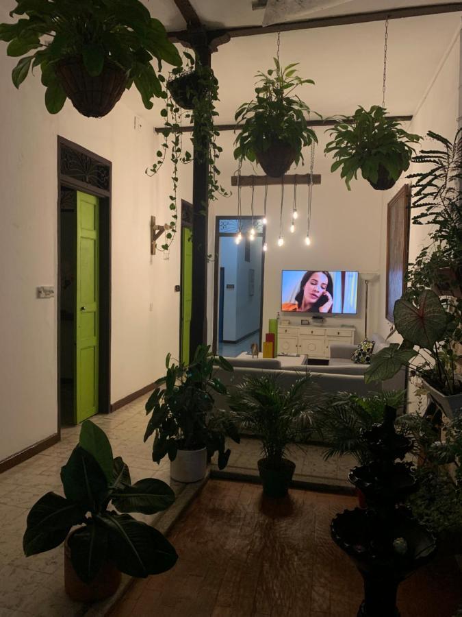 Casa Blanca San Antonio Hostal Boutique Кали Екстериор снимка