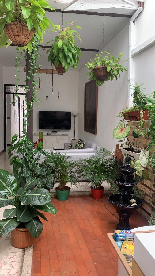 Casa Blanca San Antonio Hostal Boutique Кали Екстериор снимка