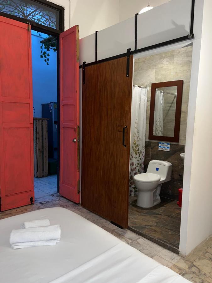 Casa Blanca San Antonio Hostal Boutique Кали Екстериор снимка
