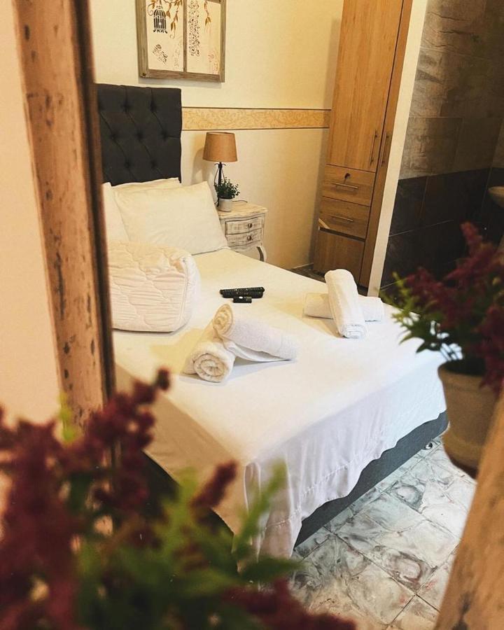 Casa Blanca San Antonio Hostal Boutique Кали Екстериор снимка