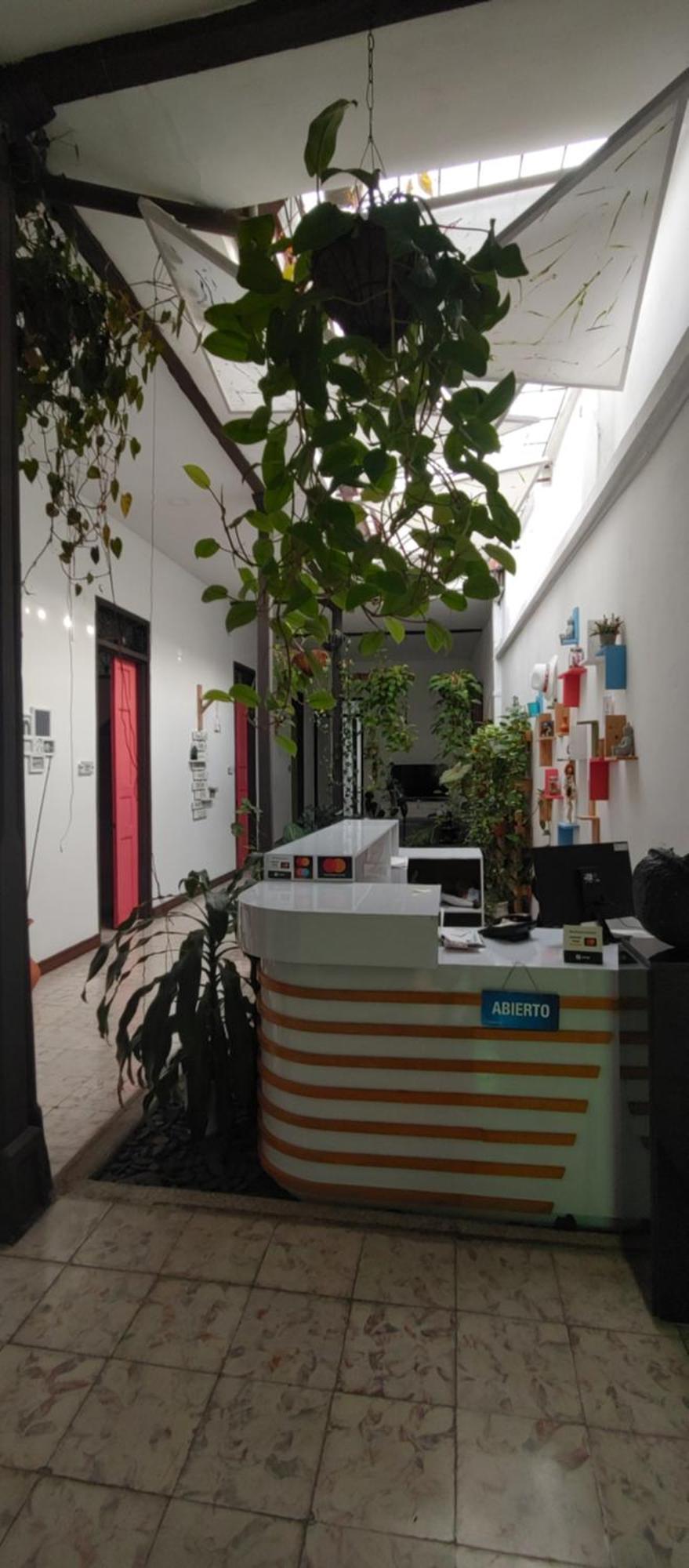 Casa Blanca San Antonio Hostal Boutique Кали Екстериор снимка
