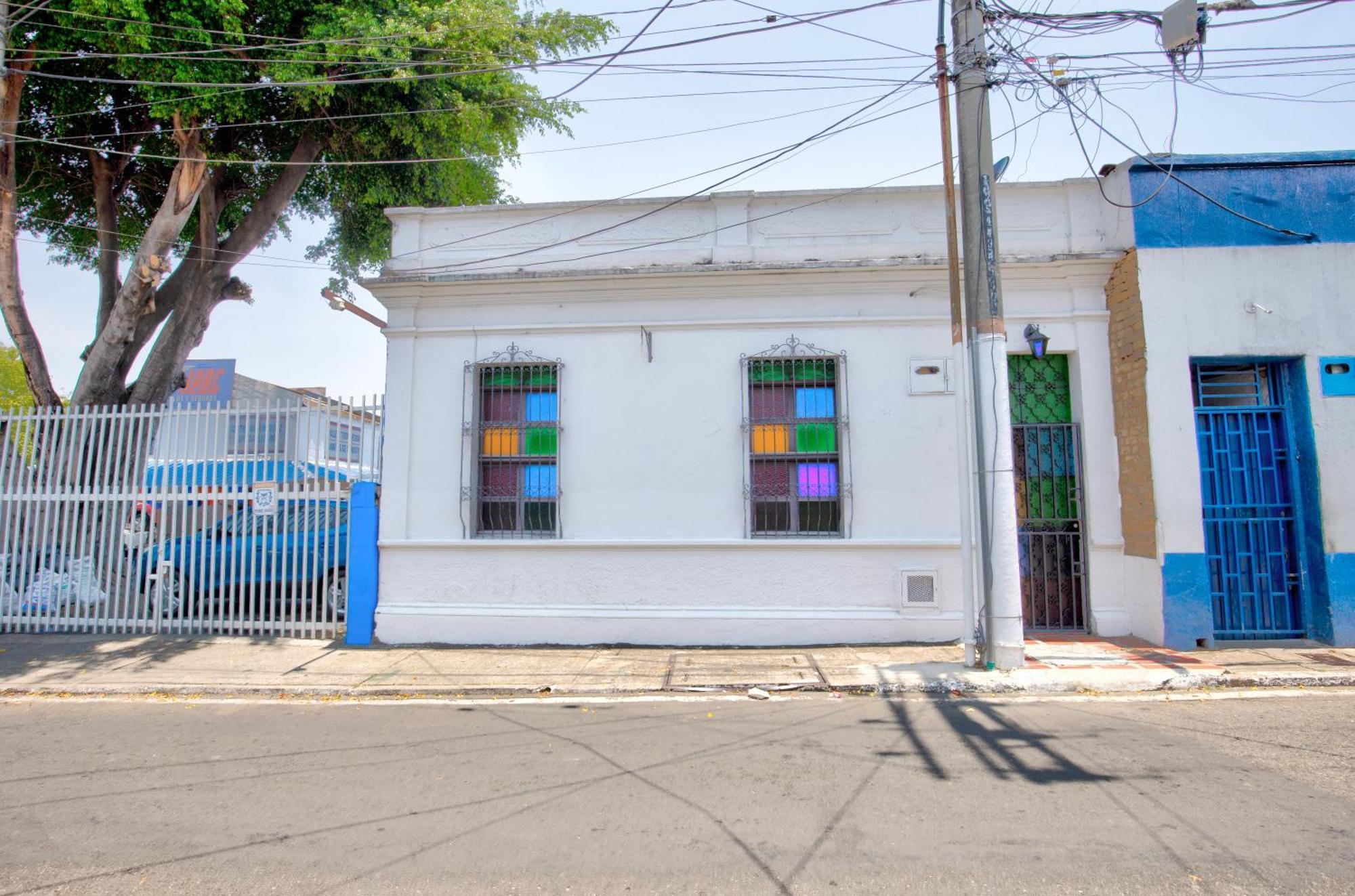 Casa Blanca San Antonio Hostal Boutique Кали Екстериор снимка