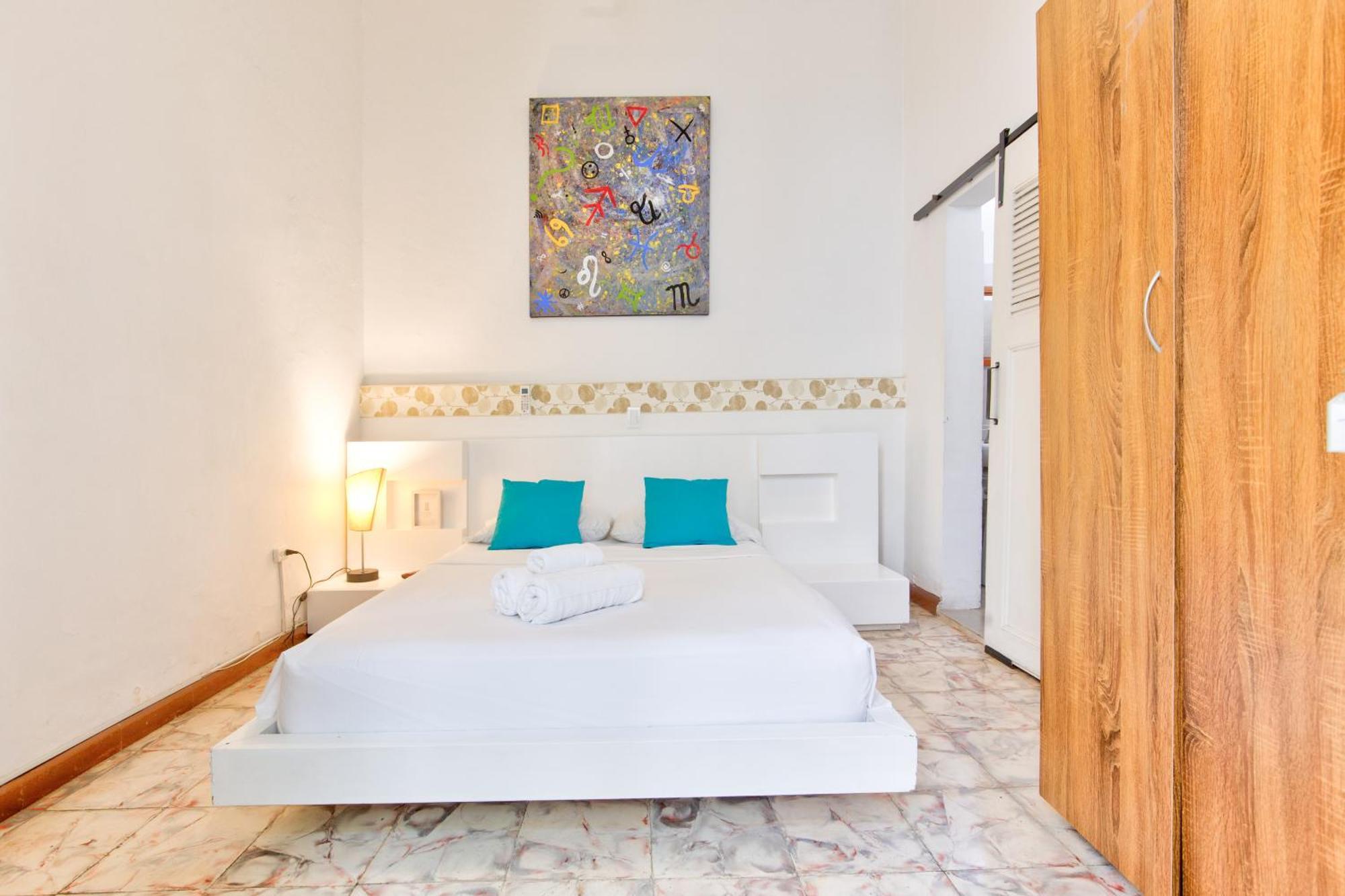 Casa Blanca San Antonio Hostal Boutique Кали Екстериор снимка