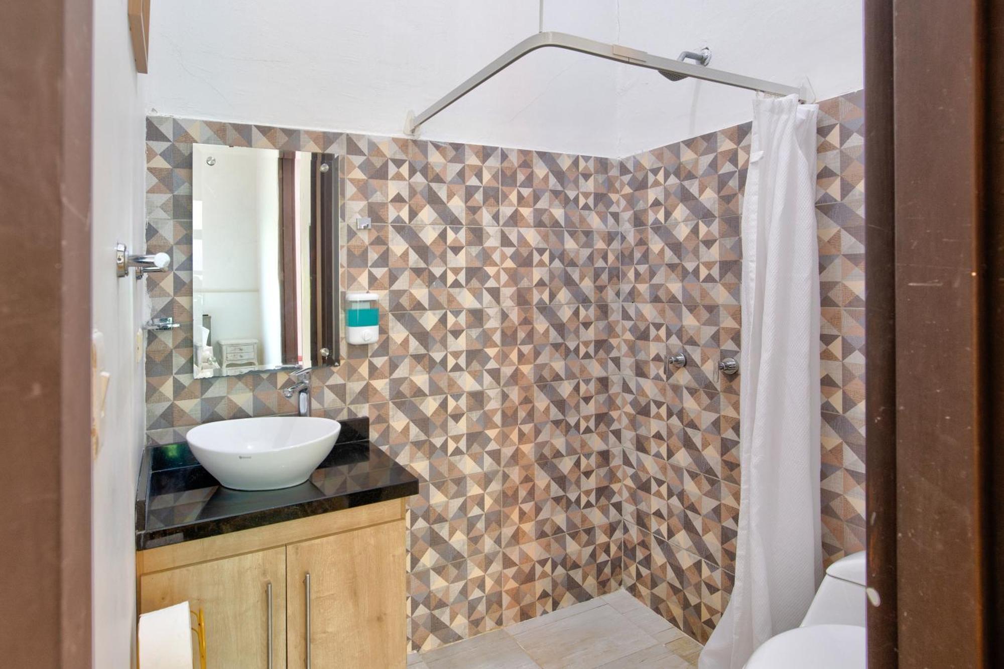 Casa Blanca San Antonio Hostal Boutique Кали Екстериор снимка