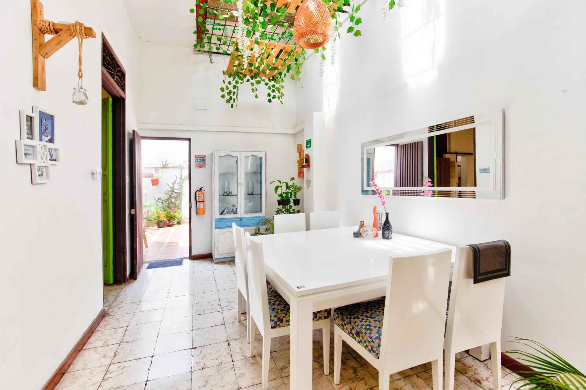 Casa Blanca San Antonio Hostal Boutique Кали Екстериор снимка
