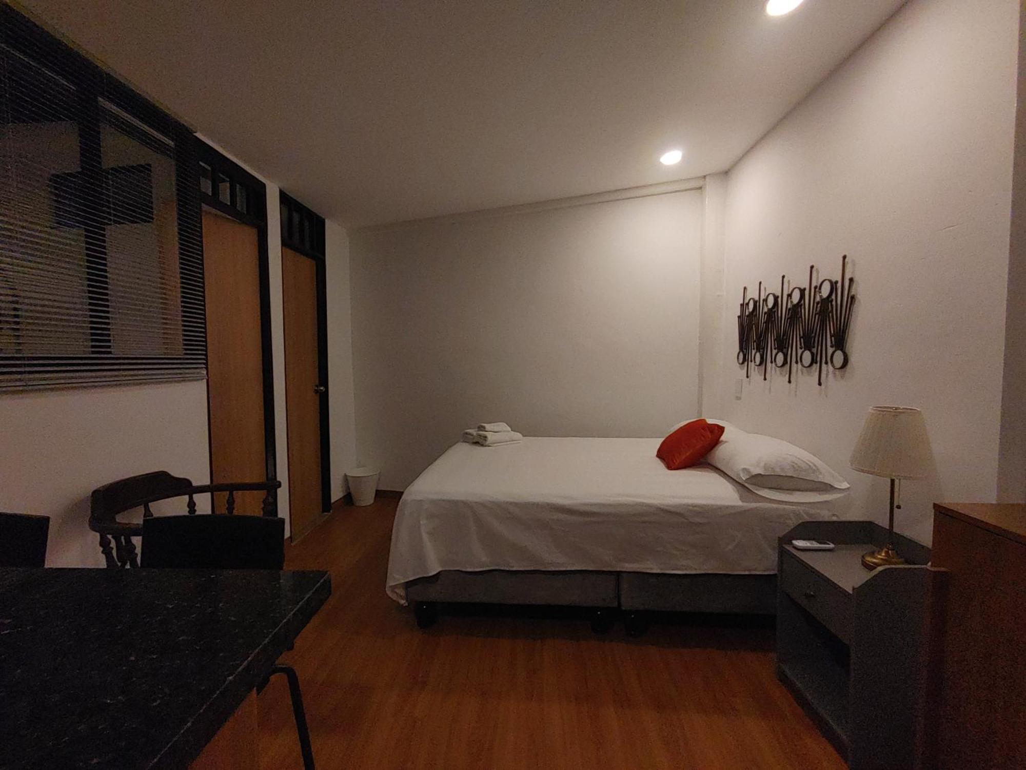 Casa Blanca San Antonio Hostal Boutique Кали Стая снимка