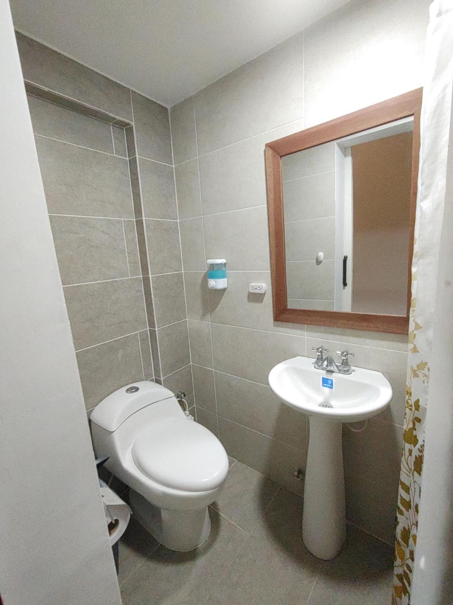 Casa Blanca San Antonio Hostal Boutique Кали Стая снимка